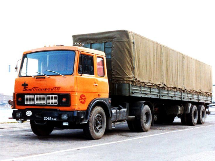 МАЗ-5432 МАЗ-5432 — семейство советских и белорусских седельных тягачей с колёсной формулой 4 × 2, выпускающееся на Минском автомобильном заводе